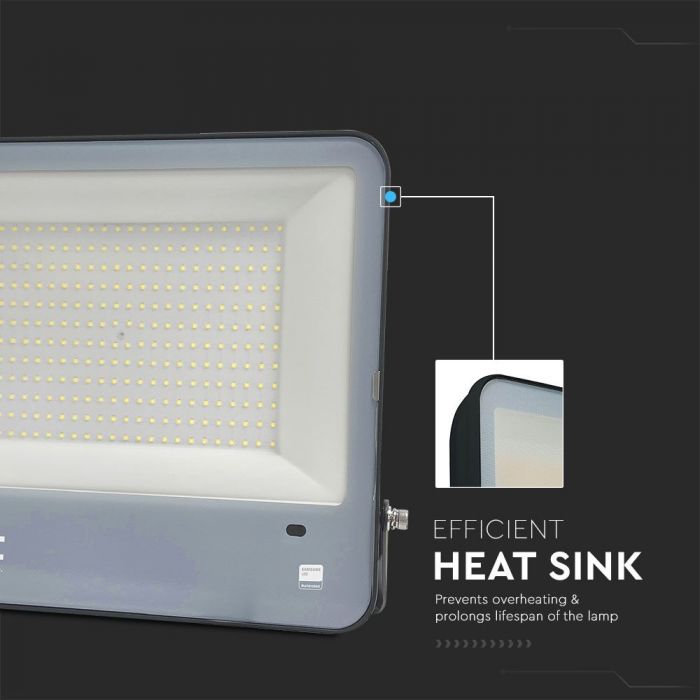 V-TAC 200W LED Floodlight with Photocell Sensor – Samsung Chip – IP65 – 6500K – Black – VT-44203