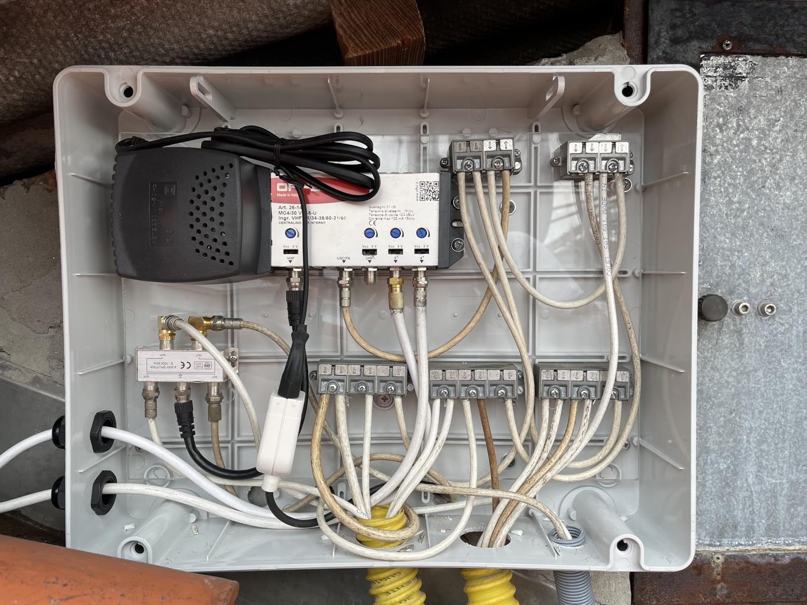 ESR B460 460mm x 380mm x 120mm Extra Large Junction Box Plastic PVC IP56 Weatherproof Waterproof Electrical Enclosure with Plain Sides & Hinge Indoor Outdoor