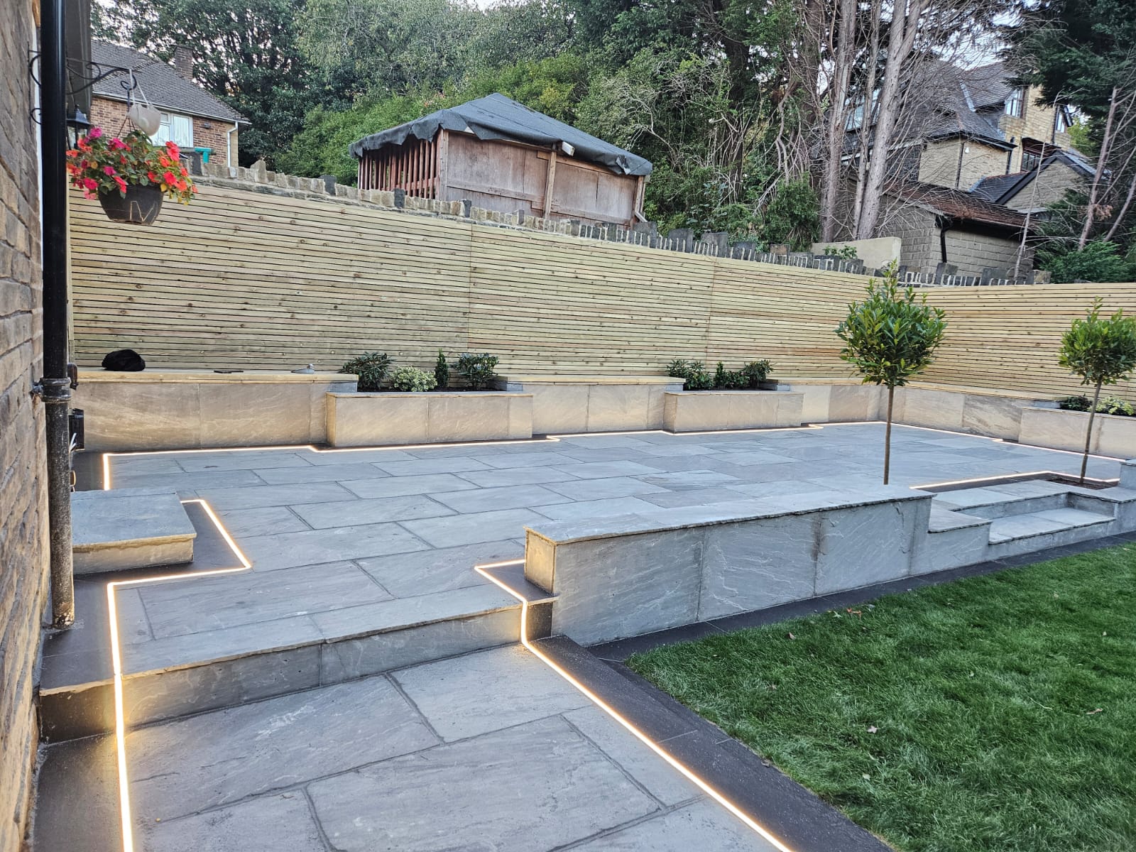 Outdoor IP67 In-Ground LED Strip Light Kit, 24V COB CRI90, 3000K–6500K, 10–50m, Aluminium Housing & Drivers Included