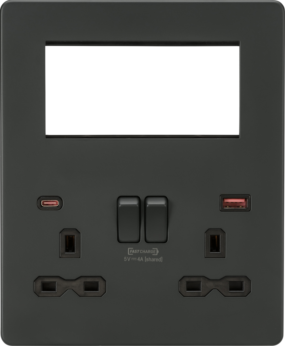 Knightsbridge Screwless Small Multimedia Combination Plate with FASTCHARGE