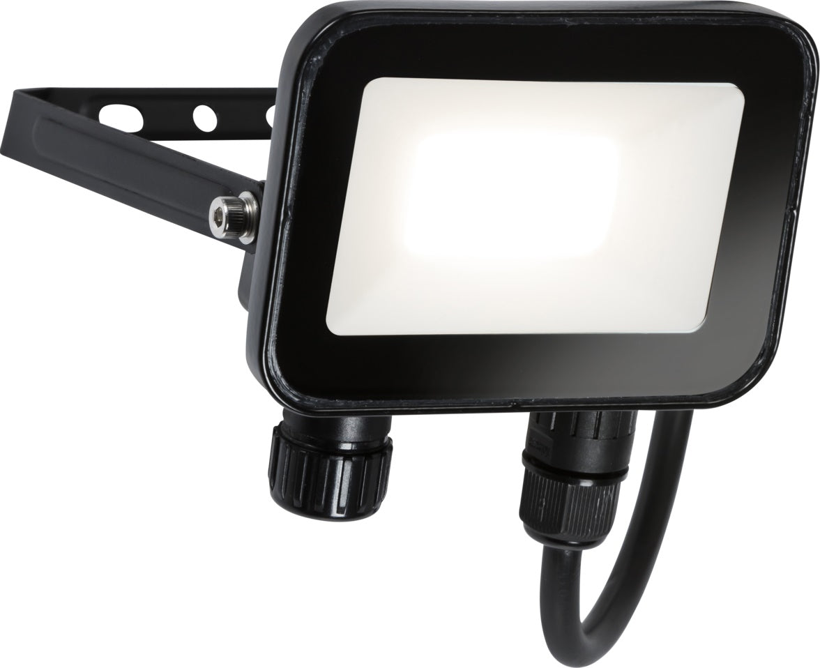 Knightsbridge 230V IP65 LED Outdoor Fast Fix Floodlight